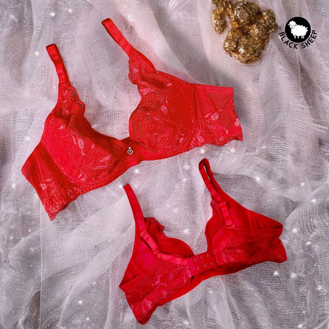 š„ Scarlet Temptation š