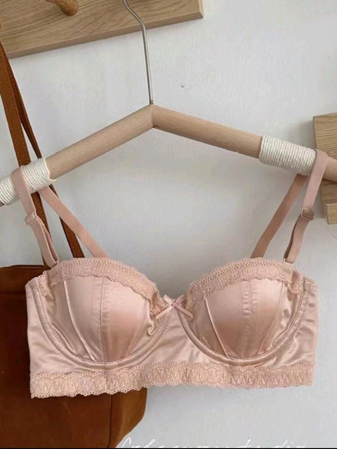 Delicate Lift Underwire Bralette (Pink)