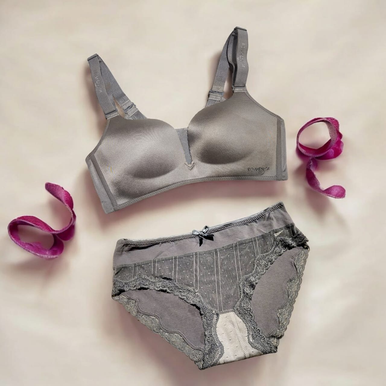 ⨠ROMENSA Wireless Plunge Bra Set â¨