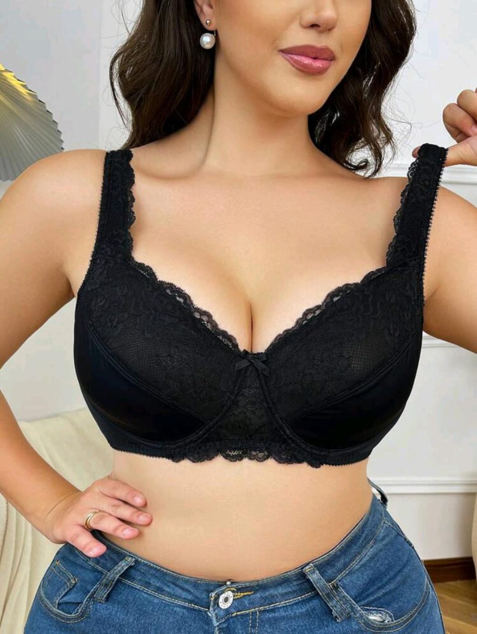 Lace Elegance Full-Coverage Black Bra (Plus Size)