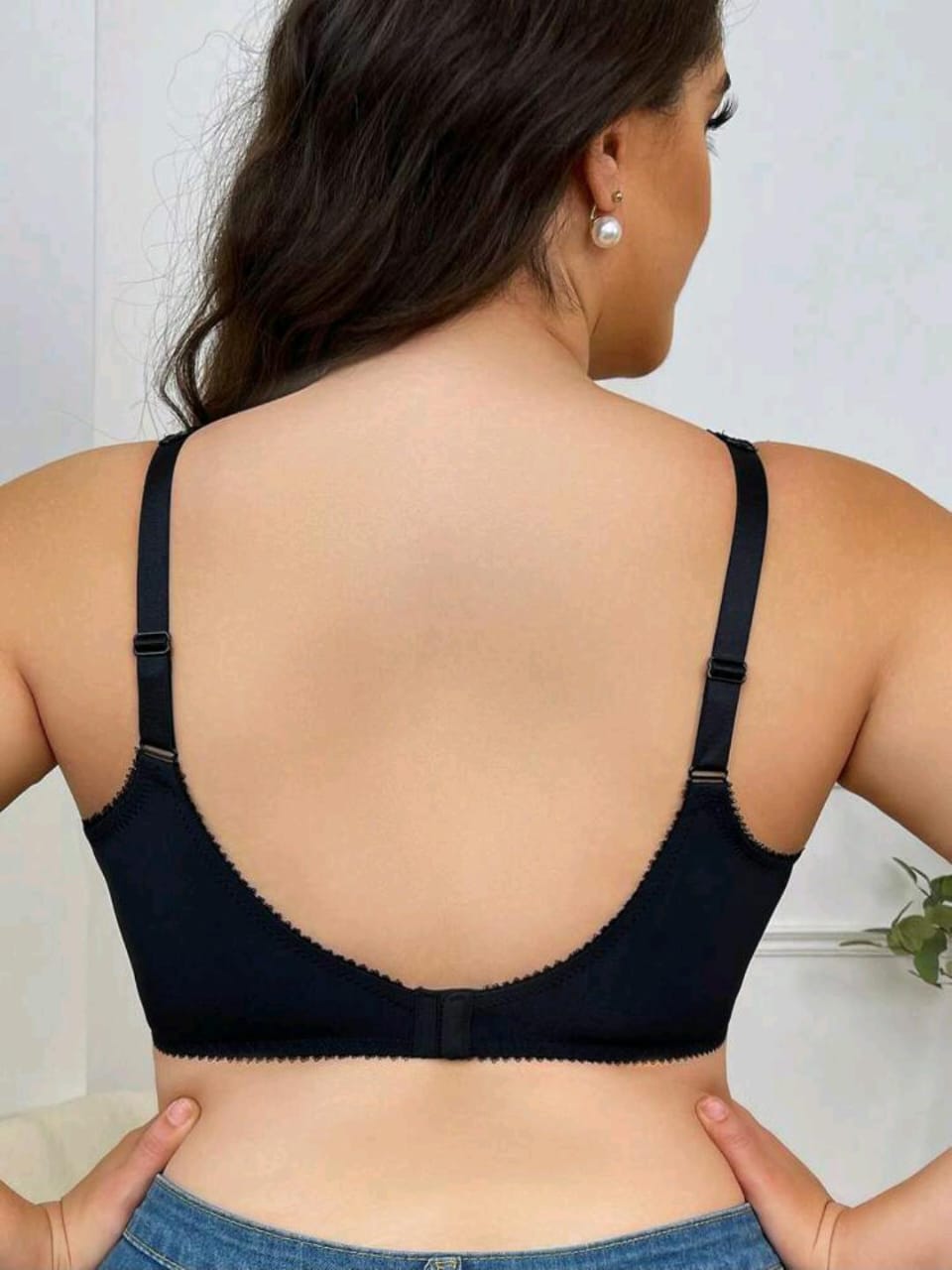 Lace Elegance Full-Coverage Black Bra (Plus Size)