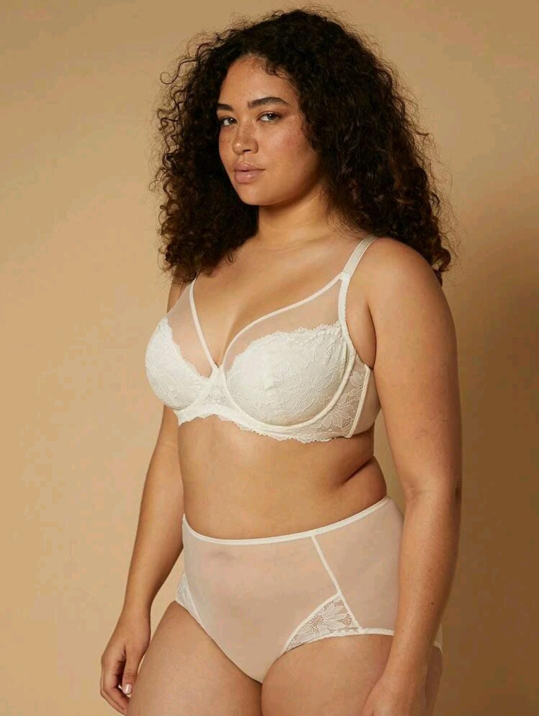 Classic Lace Full-Coverage Bra (White)