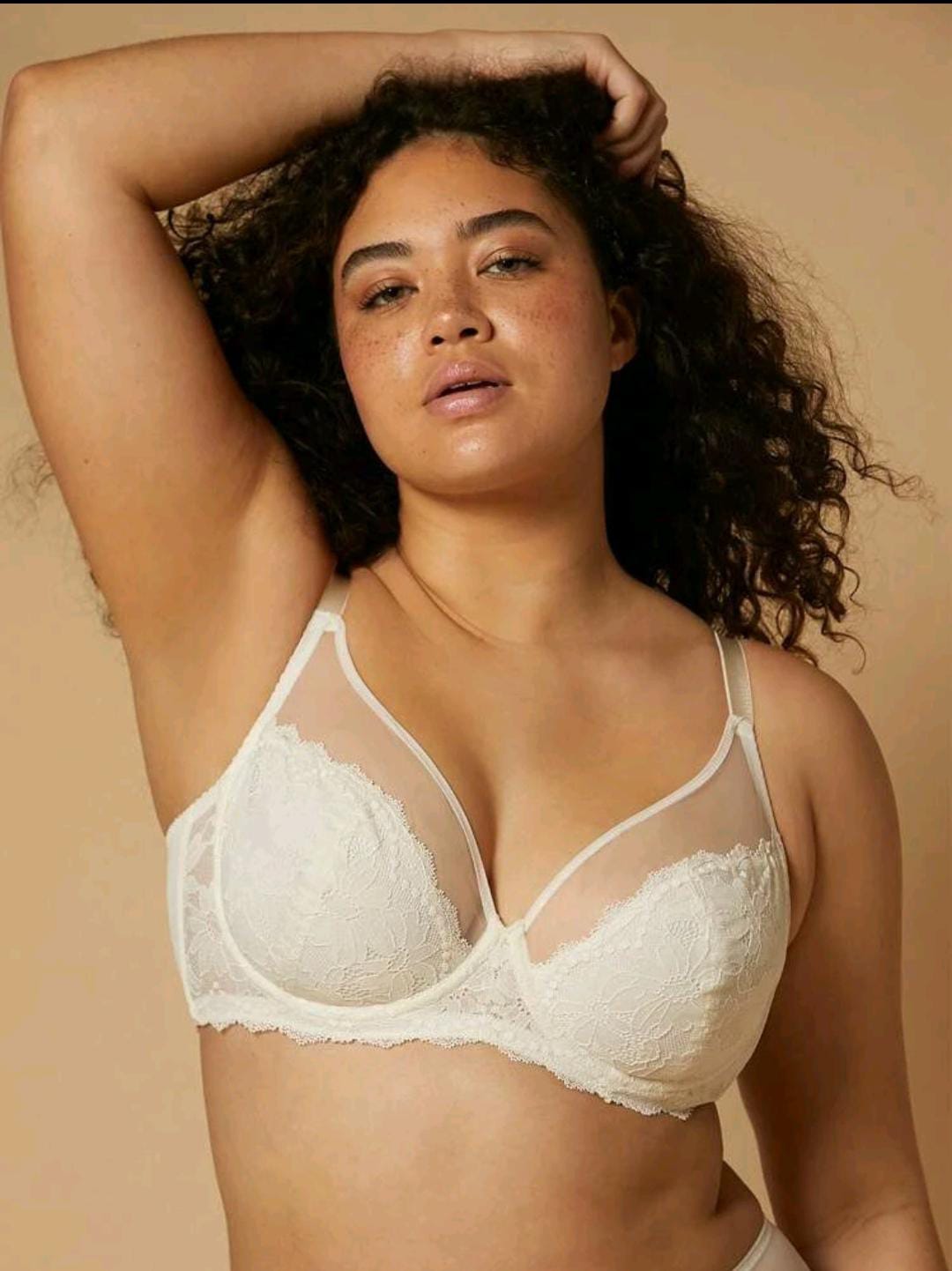 Classic Lace Full-Coverage Bra (White)