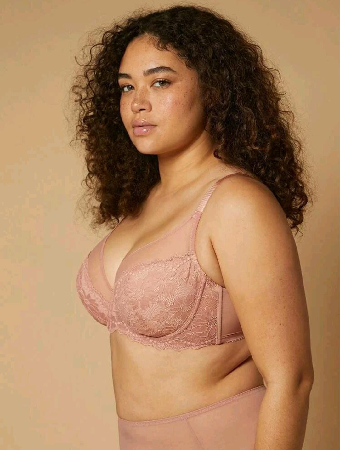 Classic Lace Full-Coverage Bra (Pink)