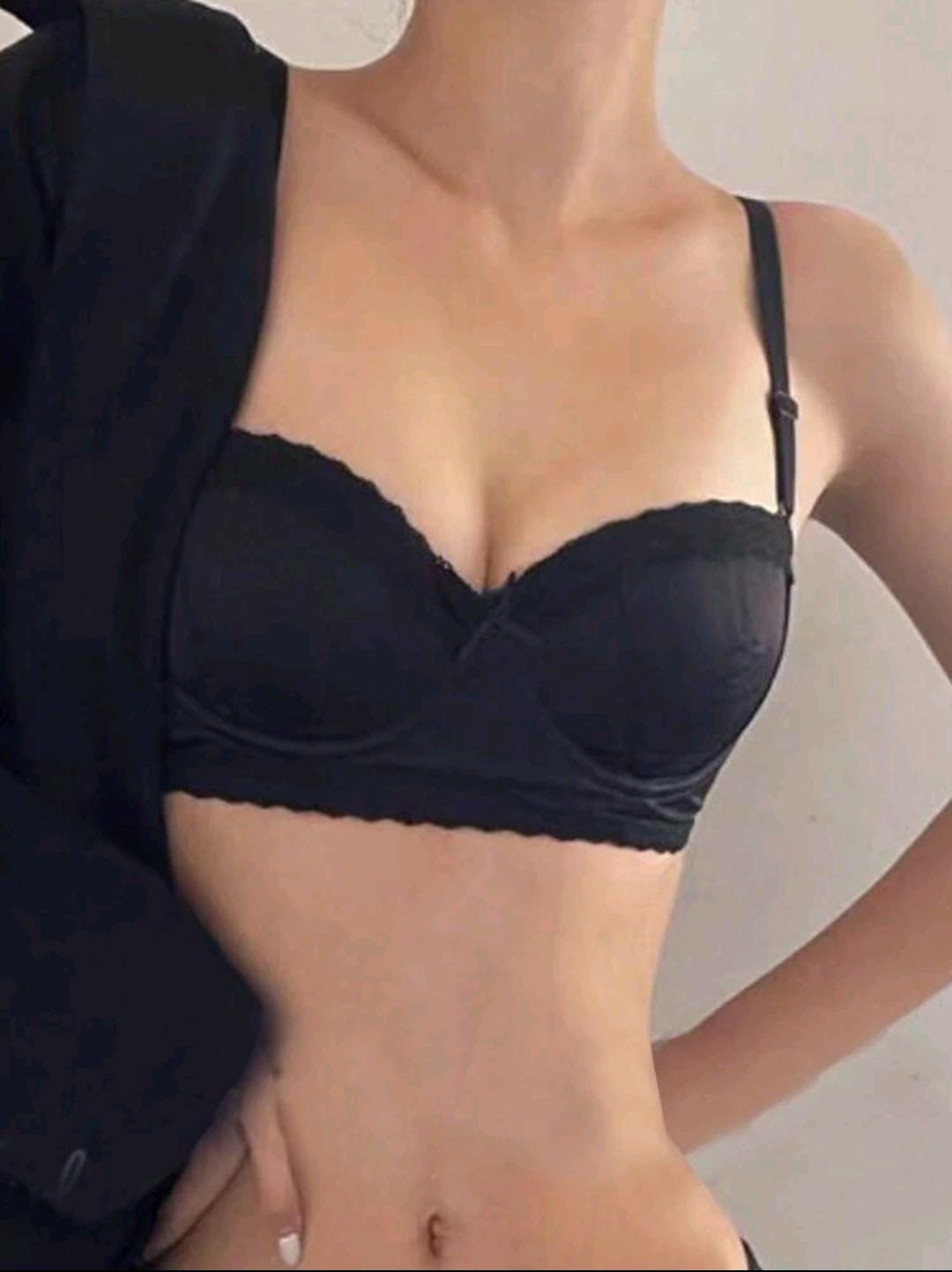 Delicate Lift Underwire Bralette (Black)